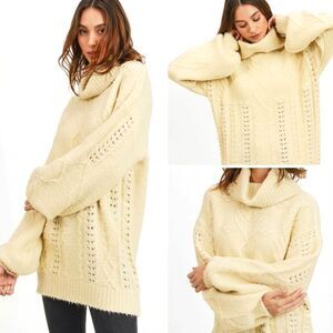 In Loom Bohemian NWOT Oversized Turtleneck Dolman Sweater - Cream - Size S/M